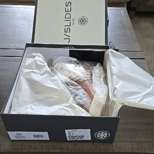 J/SLIDES Women's Cream Sneakers
